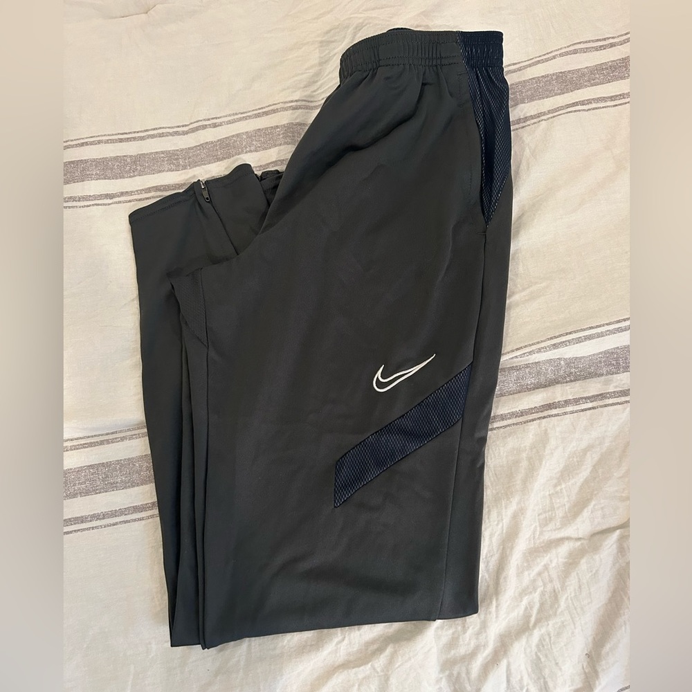 Nike Dry-Fit Women’s Medium Pants